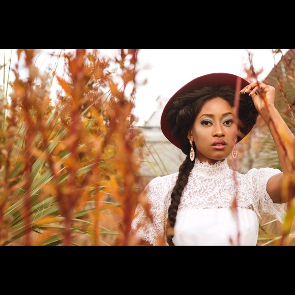 Vintage White Dress - Picture 4 of 4